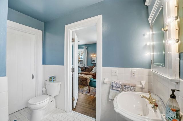 3966 Rose Hill Avenue, Cincinnati, OH 45229