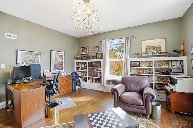 3966 Rose Hill Avenue, Cincinnati, OH 45229