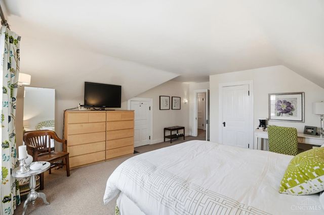 3966 Rose Hill Avenue, Cincinnati, OH 45229