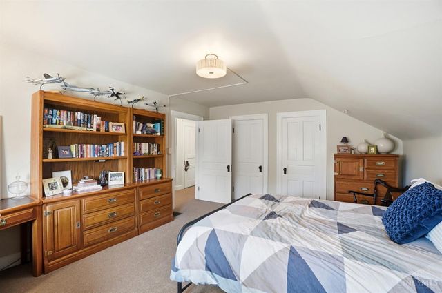 3966 Rose Hill Avenue, Cincinnati, OH 45229