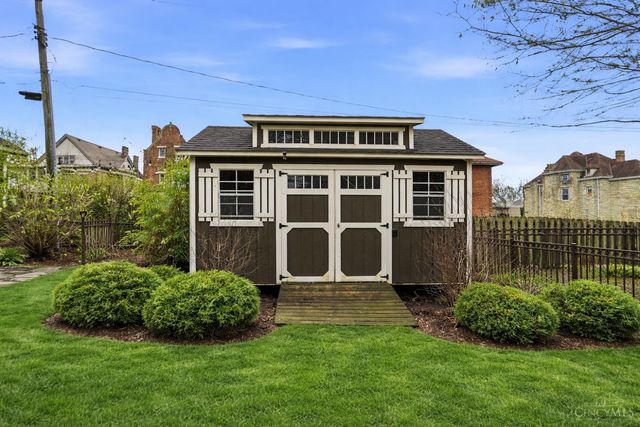 3966 Rose Hill Avenue, Cincinnati, OH 45229