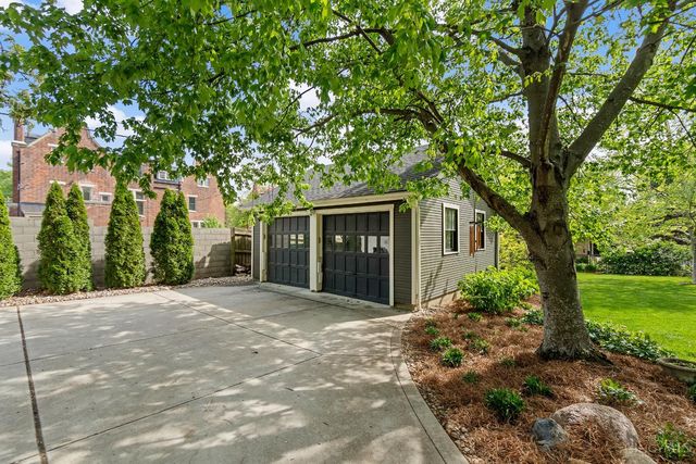 3966 Rose Hill Avenue, Cincinnati, OH 45229