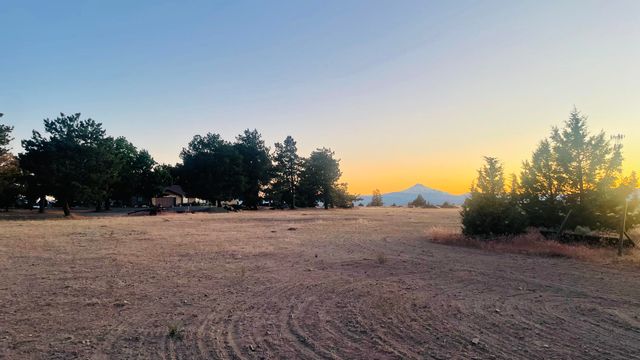 670 NE Cherry Lane Lot 4, Madras, OR 97741