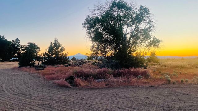 670 NE Cherry Lane Lot 4, Madras, OR 97741