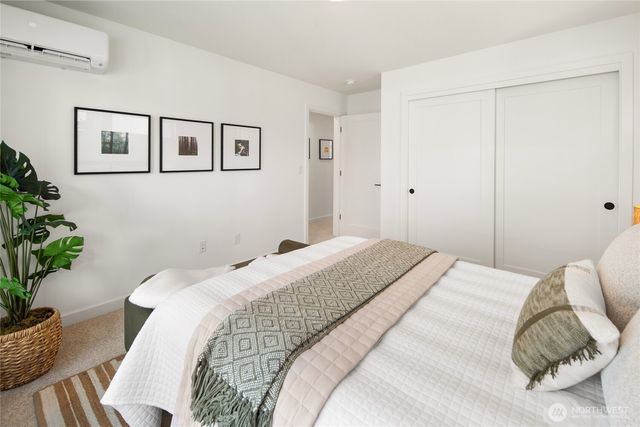 2013 A NW 64th Street, Seattle, WA 98107