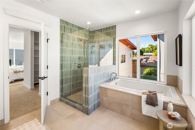 2013 A NW 64th Street, Seattle, WA 98107