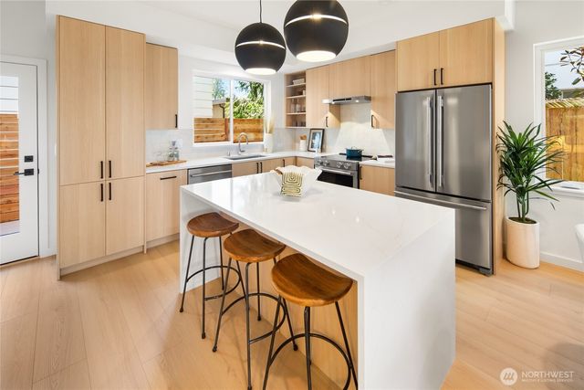 2013 A NW 64th Street, Seattle, WA 98107