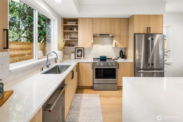 2013 A NW 64th Street, Seattle, WA 98107