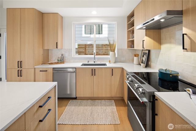 2013 A NW 64th Street, Seattle, WA 98107
