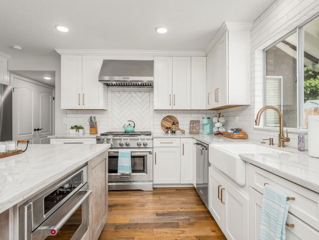 9560 N Barton Avenue, Fresno, CA 93720