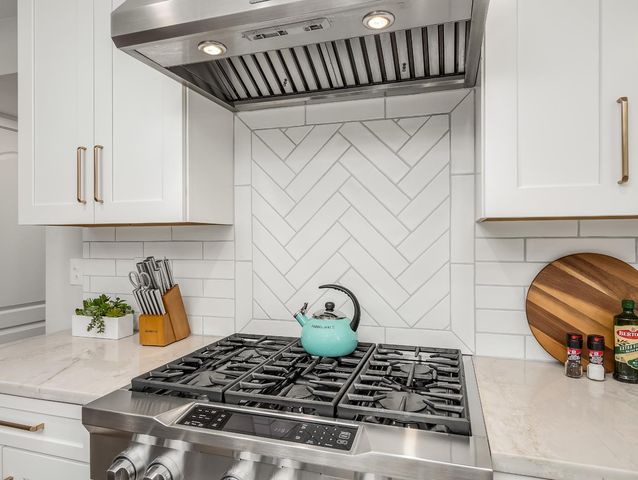 9560 N Barton Avenue, Fresno, CA 93720