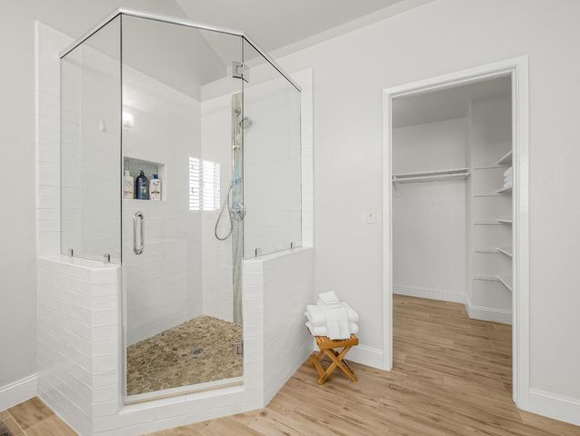 9560 N Barton Avenue, Fresno, CA 93720