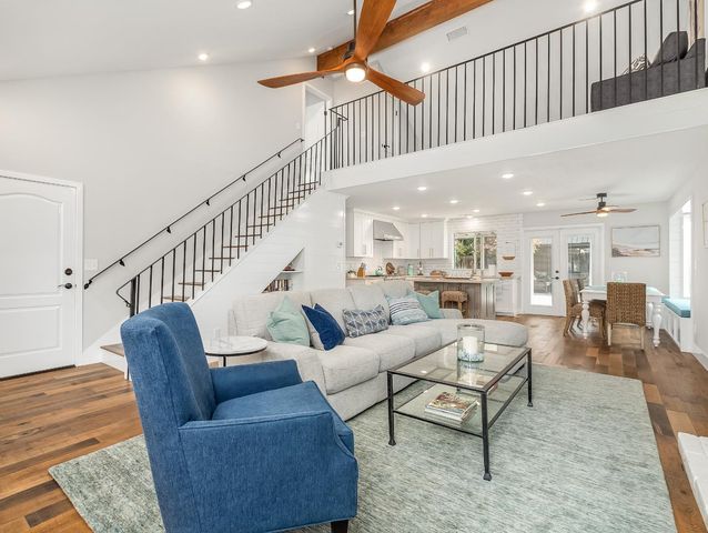 9560 N Barton Avenue, Fresno, CA 93720