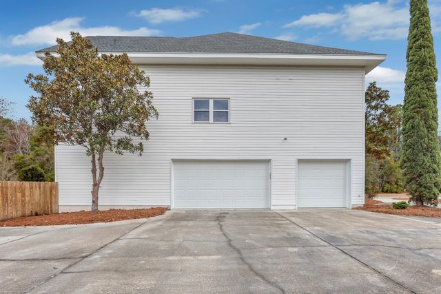 2030 W Lake Shore Drive, Pinopolis, SC 29469