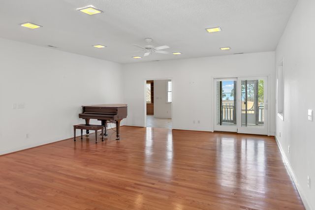 2030 W Lake Shore Drive, Pinopolis, SC 29469