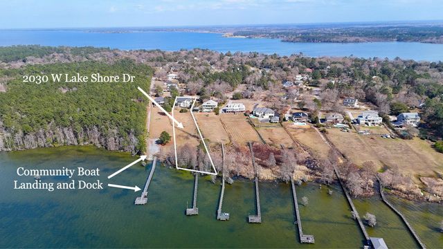 2030 W Lake Shore Drive, Pinopolis, SC 29469