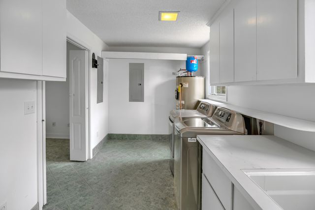 2030 W Lake Shore Drive, Pinopolis, SC 29469