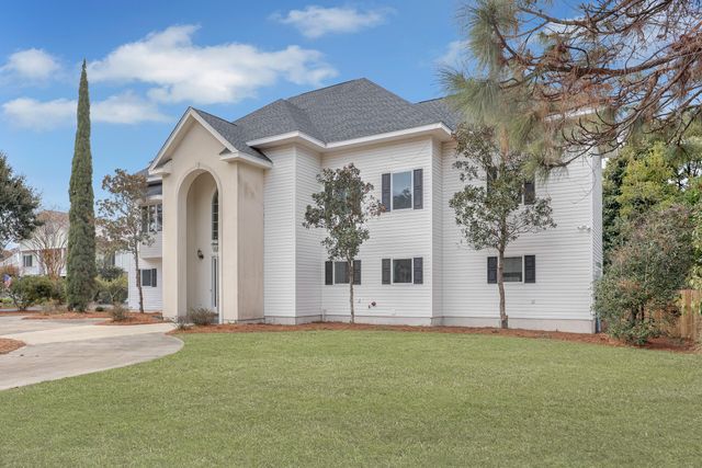 2030 W Lake Shore Drive, Pinopolis, SC 29469