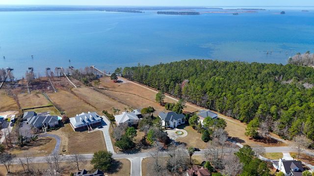 2030 W Lake Shore Drive, Pinopolis, SC 29469