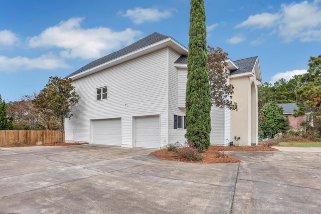 2030 W Lake Shore Drive, Pinopolis, SC 29469