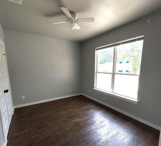 701 E Washington Street, Paris, TX 75460