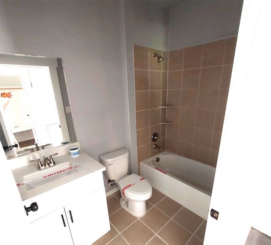 701 E Washington Street, Paris, TX 75460