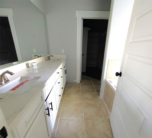 701 E Washington Street, Paris, TX 75460