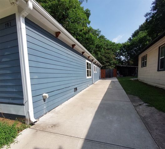 701 E Washington Street, Paris, TX 75460