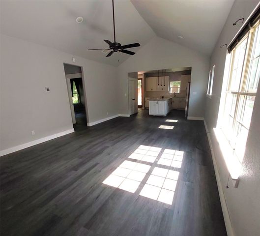 701 E Washington Street, Paris, TX 75460