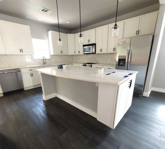 701 E Washington Street, Paris, TX 75460