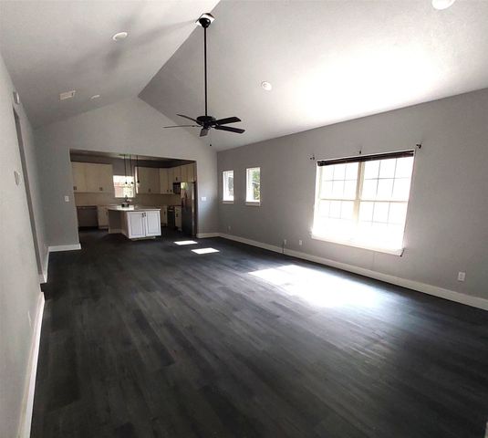 701 E Washington Street, Paris, TX 75460