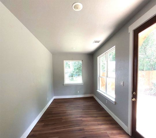 701 E Washington Street, Paris, TX 75460