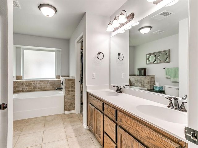 10813 Turtlewood Drive, Midwest City, OK 73130