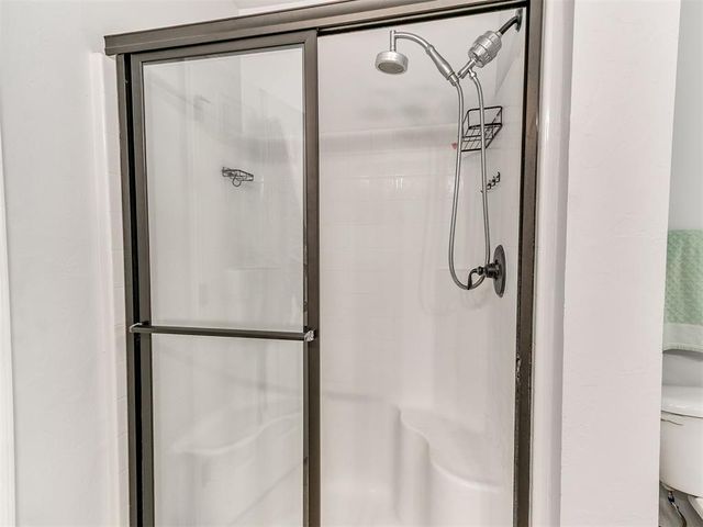 10813 Turtlewood Drive, Midwest City, OK 73130