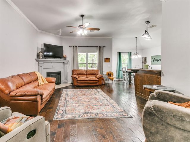 10813 Turtlewood Drive, Midwest City, OK 73130
