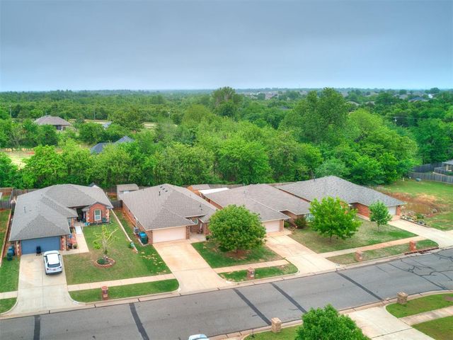 10813 Turtlewood Drive, Midwest City, OK 73130