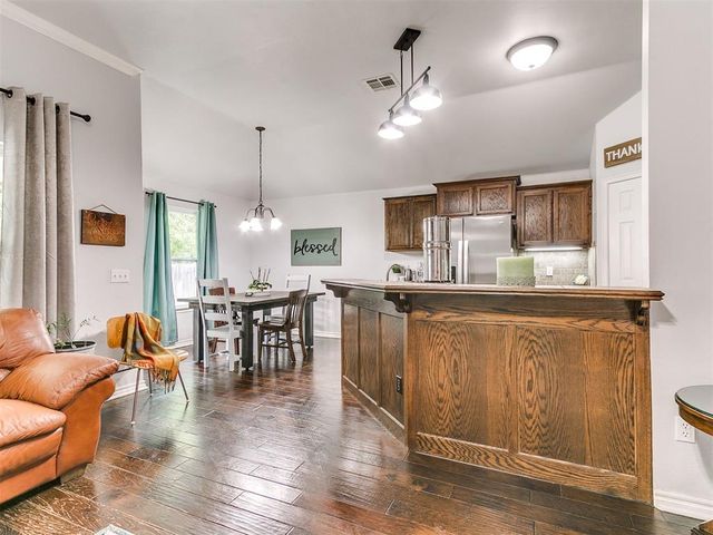 10813 Turtlewood Drive, Midwest City, OK 73130