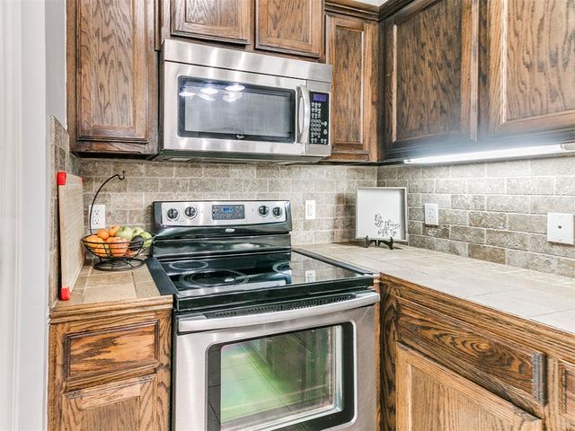 10813 Turtlewood Drive, Midwest City, OK 73130