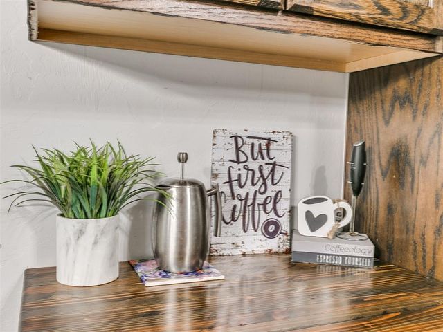 10813 Turtlewood Drive, Midwest City, OK 73130