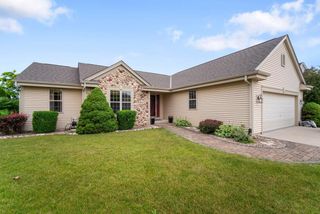 3801 Valley Creek DRIVE, Waukesha, WI 53189