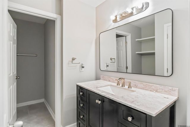 3134 Montreal Dr, Baton Rouge, LA 70819