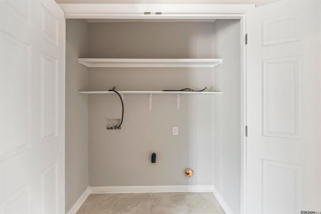 3134 Montreal Dr, Baton Rouge, LA 70819