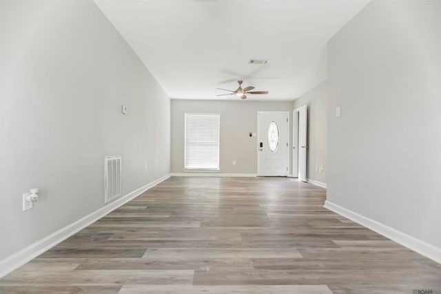 3134 Montreal Dr, Baton Rouge, LA 70819