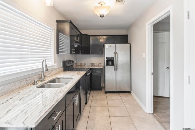 3134 Montreal Dr, Baton Rouge, LA 70819