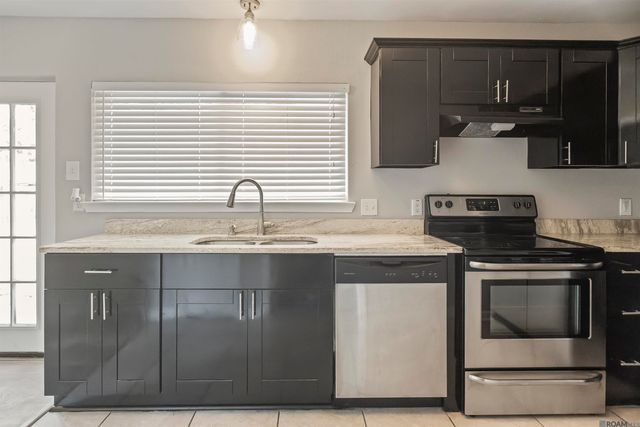 3134 Montreal Dr, Baton Rouge, LA 70819