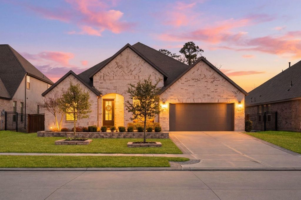 8670 Burdekin Road, Magnolia, TX 77354