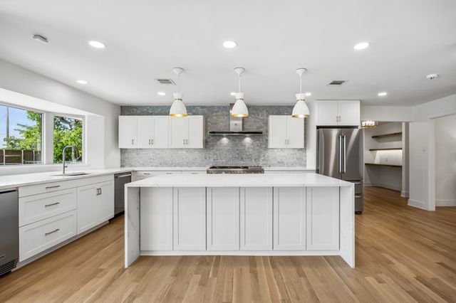 4452 Sugar Mill Road, Dallas, TX 75244