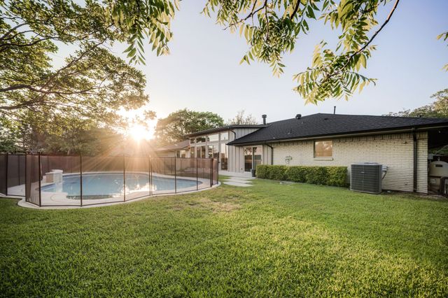 4452 Sugar Mill Road, Dallas, TX 75244
