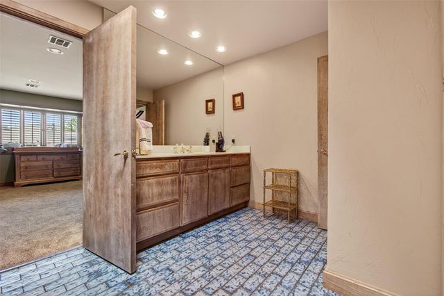 6200 Riviera Drive, Oklahoma City, OK 73112