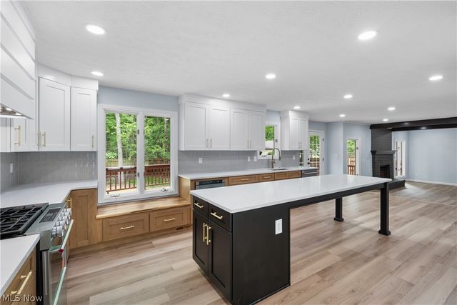 21470 Jonathan Drive, Strongsville, OH 44149
